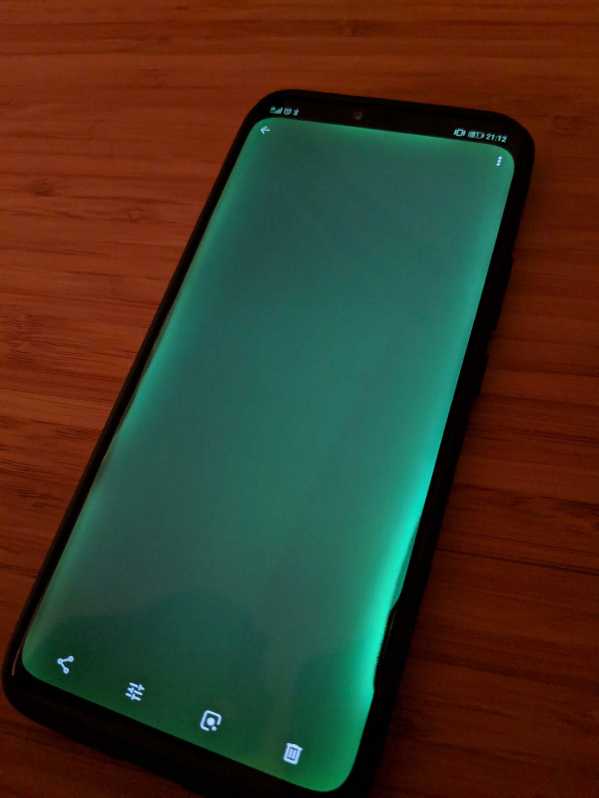 只有小部分手機出事：芬蘭 Huawei 願意一對一更換新機給屏幕偏綠的 Mate 20 Pro 用戶，那馬來西亞呢？ 2